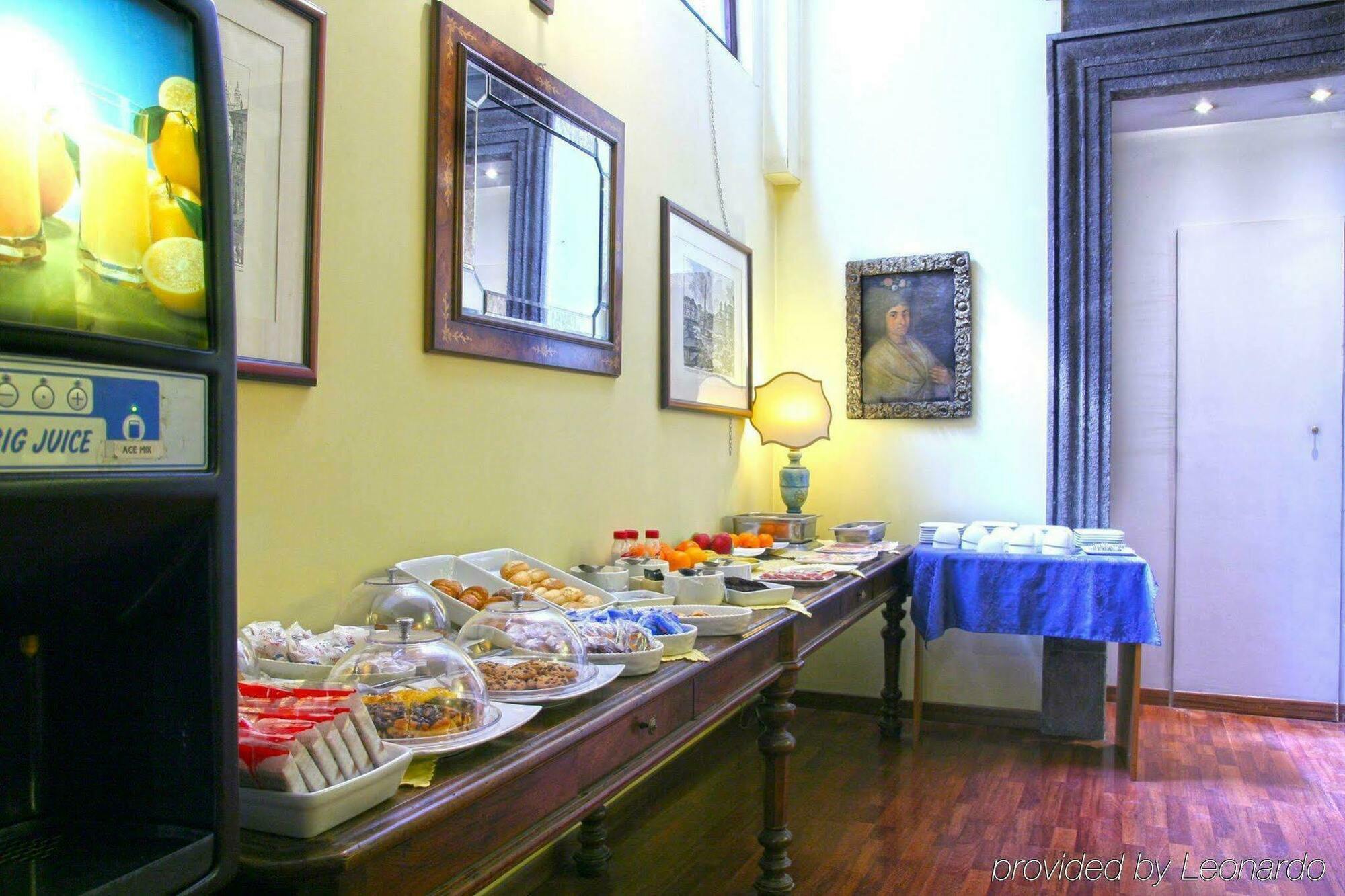 Hotel La Rovere Roma Restoran fotoğraf